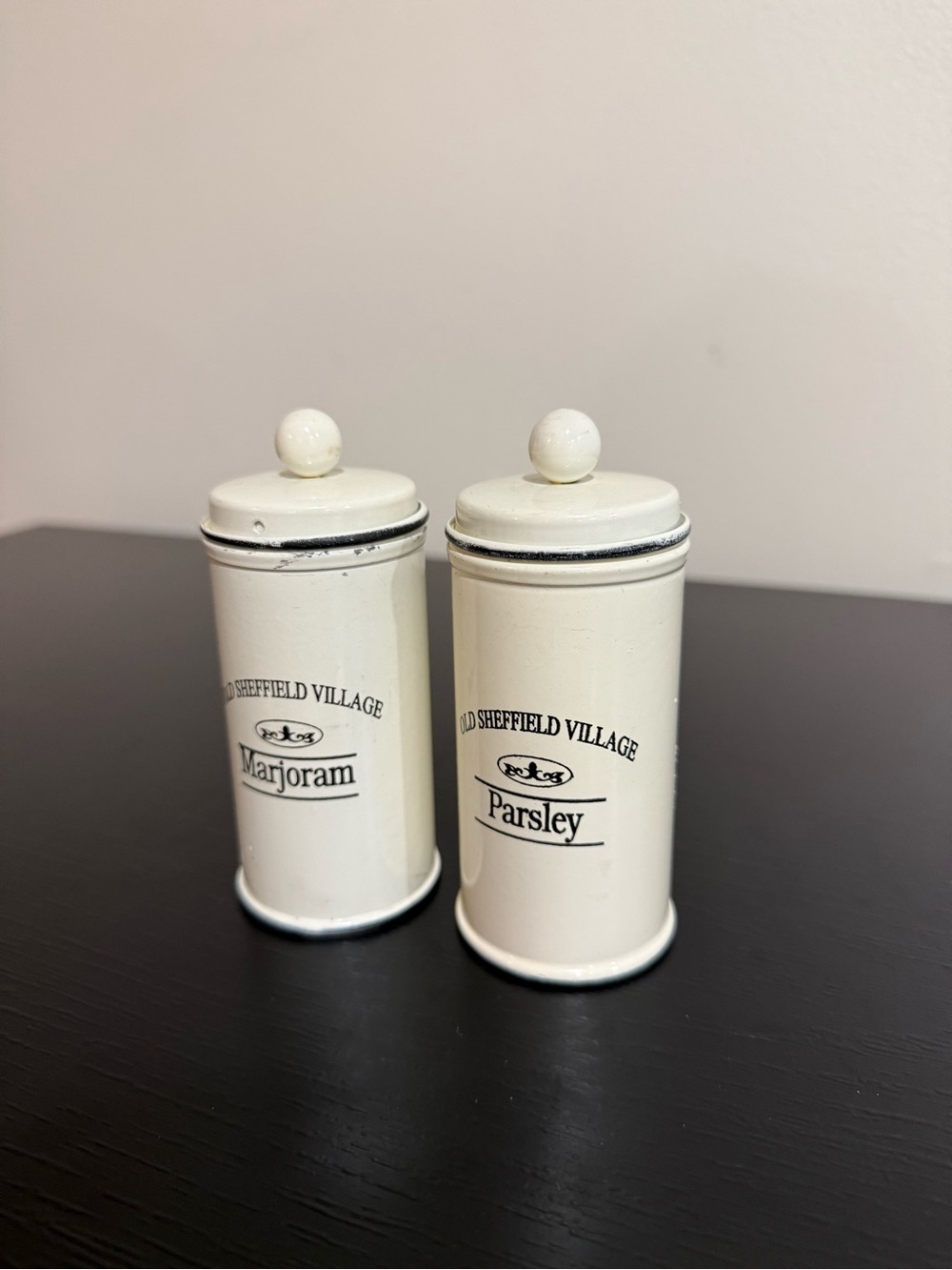 Old Sheffield Village Ceramic Herb Canisters - Marjoram & Parsley - Cream - Picture 3 of 3